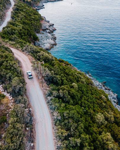 Planen Sie einen Sommerurlaub in Montenegro? Lund Rent a Car bietet zuverlässige Fahrzeuge, um die Küstenstädte zu erkunden. Erfahren Sie, wie Sie Ihre Reise optimal organisieren und die Adria genießen können.
